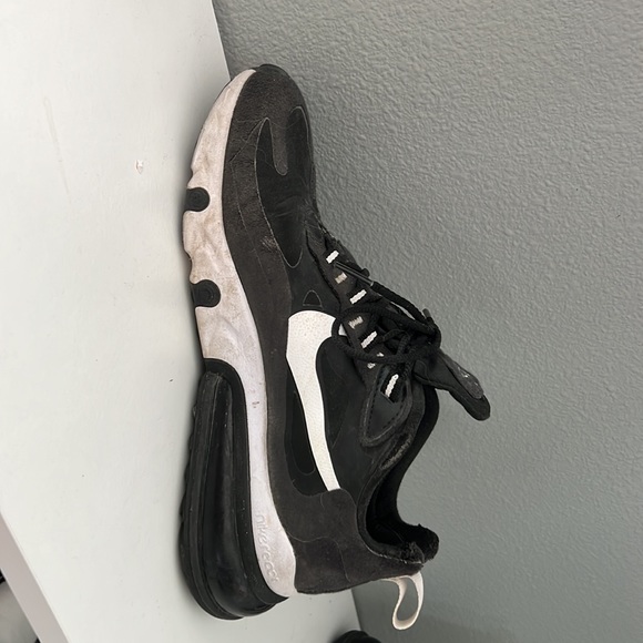Nike Air Max 270 - Picture 2 of 4